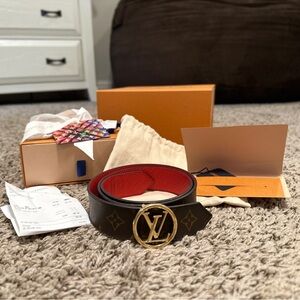 Louis Vuitton reversible women’s belt